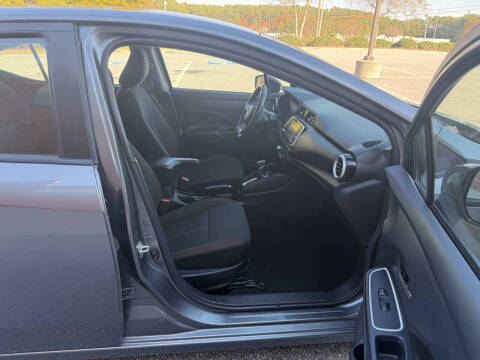 2021 Nissan Versa SR