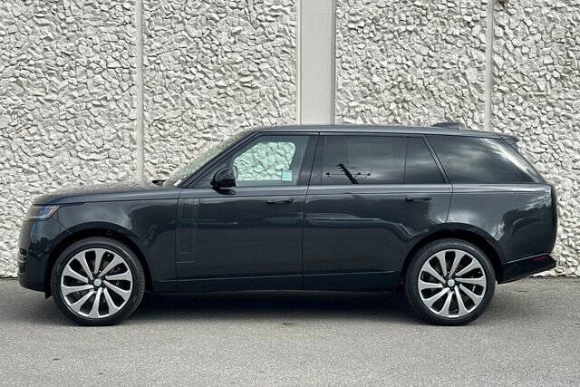 2025 Land Rover Range Rover P530 SE LWB