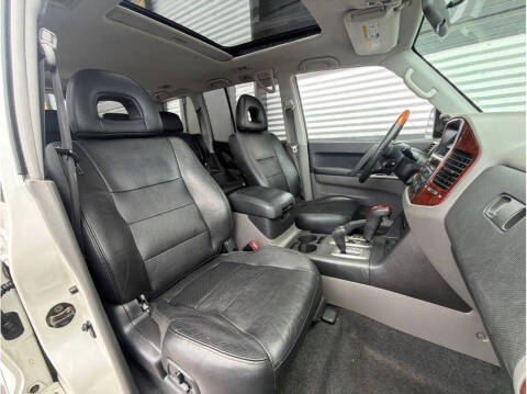 2004 Mitsubishi Montero Limited