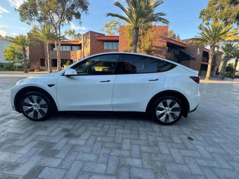 2024 Tesla Model Y Long Range