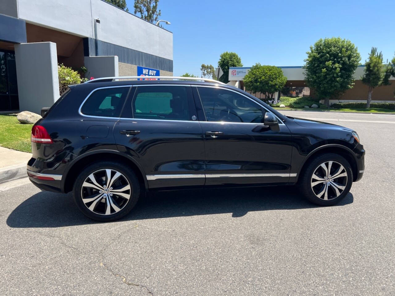 2017 Volkswagen Touareg for sale at ZRV AUTO INC in Brea, CA