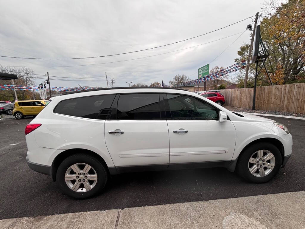 2010 Chevrolet Traverse for sale at Michael Johnson @ Allens Auto Sales Hopkinsville in Hopkinsville, KY