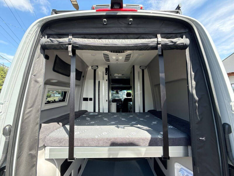 2025 Mercedes-Benz Sprinter