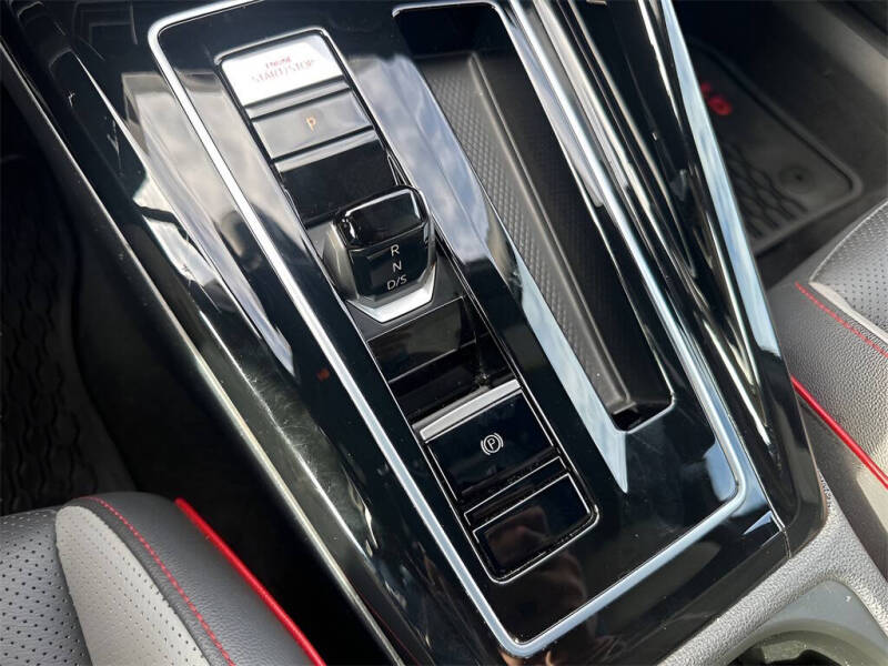 2024 Volkswagen Golf GTI SE