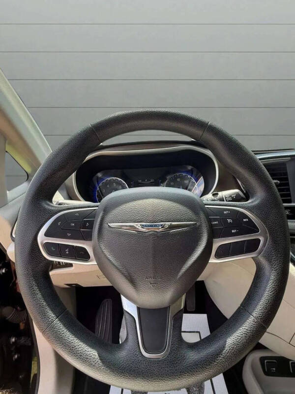 2020 Chrysler Voyager LXi