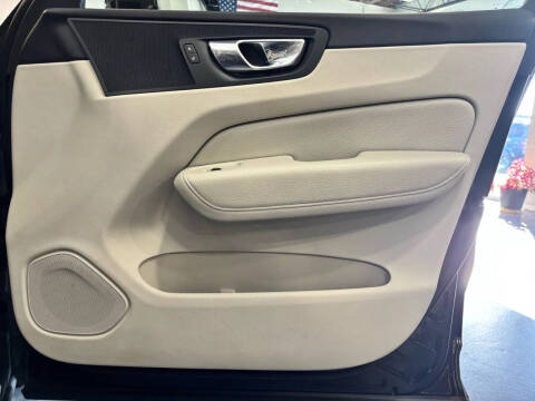 2019 Volvo XC60 T5 Momentum