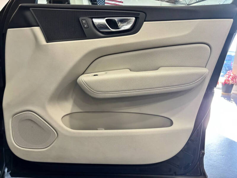 2019 Volvo XC60 T5 Momentum