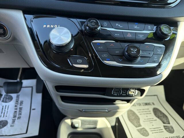 2024 Chrysler Pacifica Touring L
