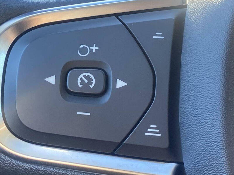 2024 Volvo S60 B5 Core Dark Theme