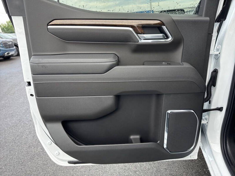 2026 GMC Sierra 1500 Elevation Standard