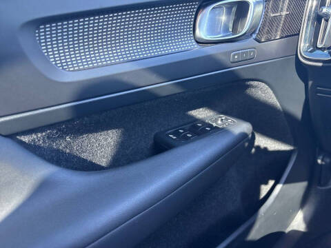 2019 Volvo XC40 T5 R-Design