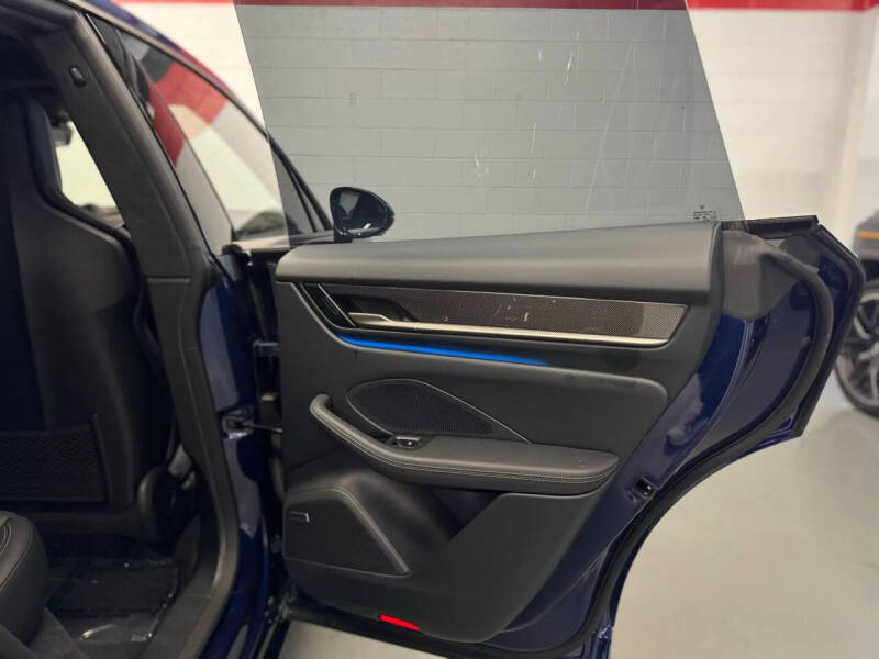 2024 Porsche Macan Turbo Electric