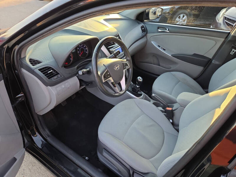 2014 Hyundai Accent SE