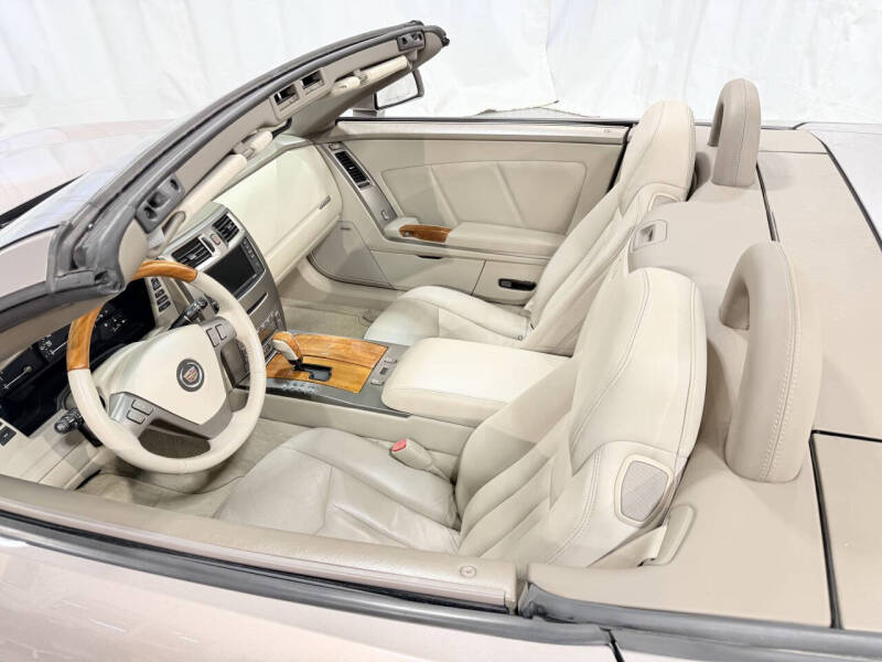 2005 Cadillac XLR