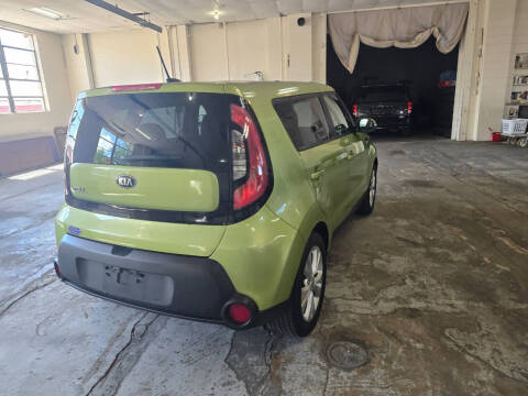 2014 Kia Soul +