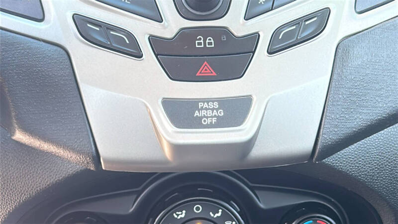 2013 Ford Fiesta SE