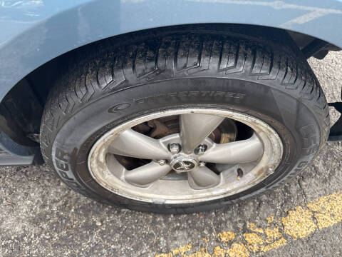 2006 Ford Mustang V6 Deluxe