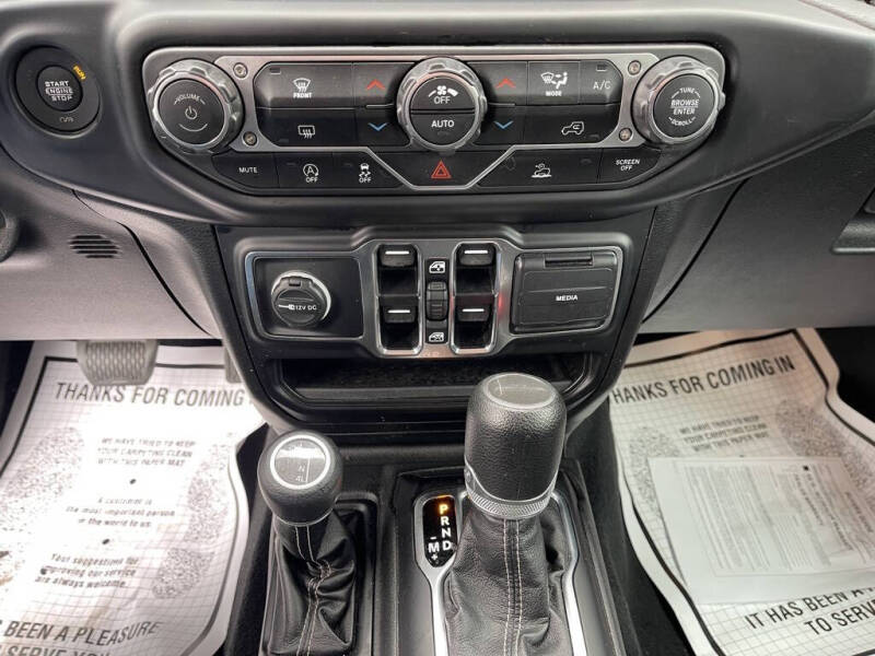 2023 Jeep Gladiator Overland