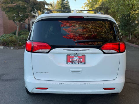 2020 Chrysler Voyager LXi