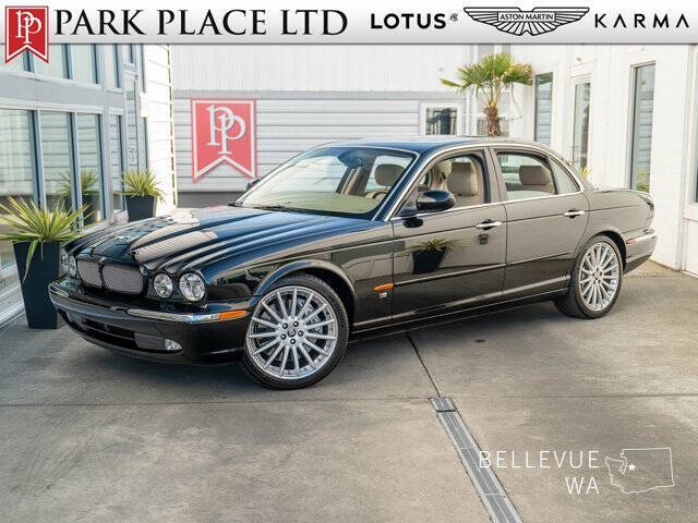 2004 Jaguar XJR 1