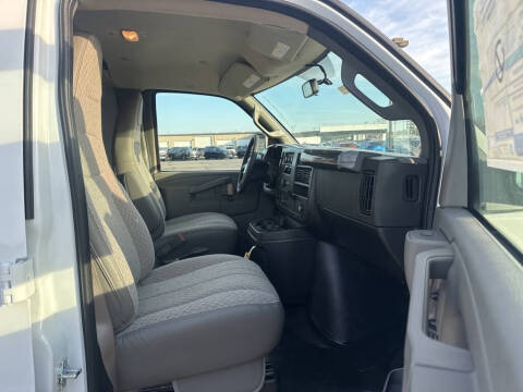 2025 Chevrolet Express 2500