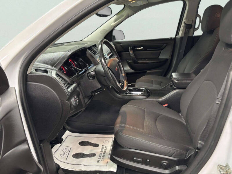 2016 GMC Acadia SLE-2