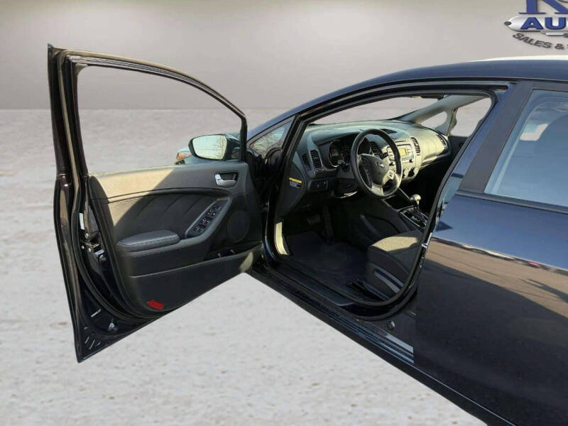 2017 Kia Forte5 LX