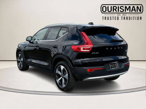 2023 Volvo XC40 B5 Plus Bright Theme