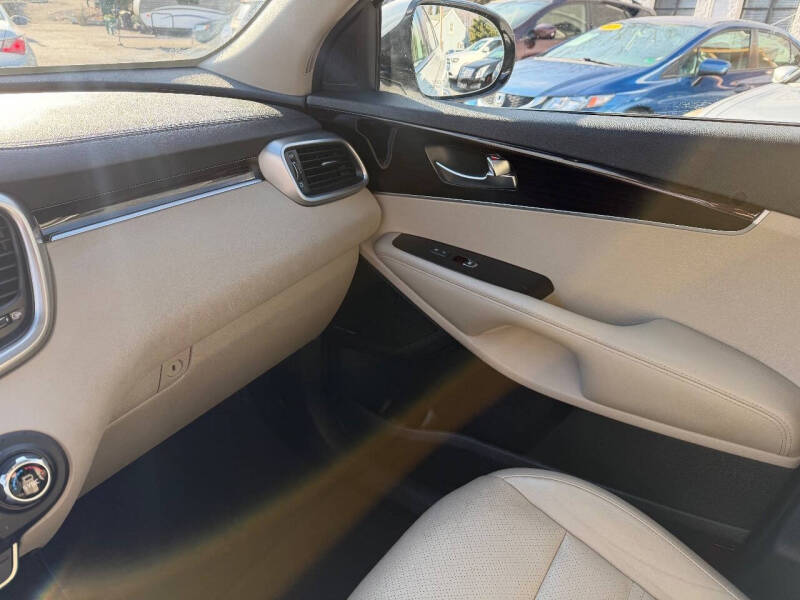 2019 Kia Sorento EX V6