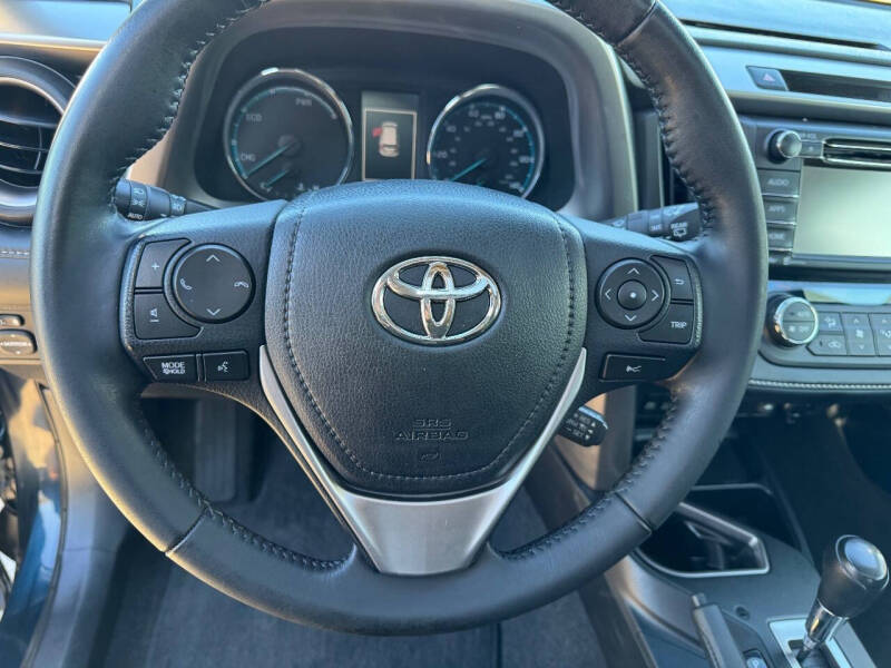 2017 Toyota RAV4 Hybrid XLE