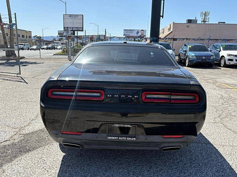 2015 Dodge Challenger SXT