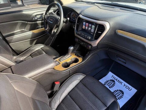 2017 GMC Acadia Denali