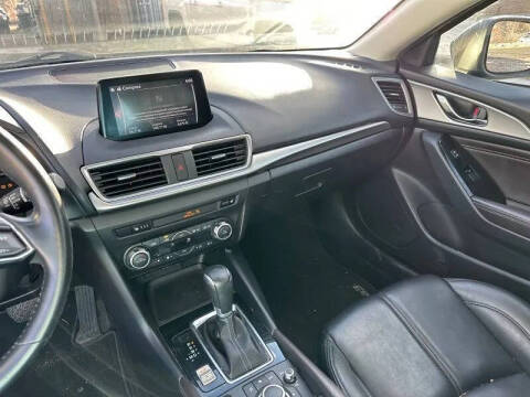 2018 Mazda MAZDA3 Touring