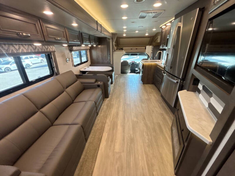 2025 Freightliner S2RV Chassis