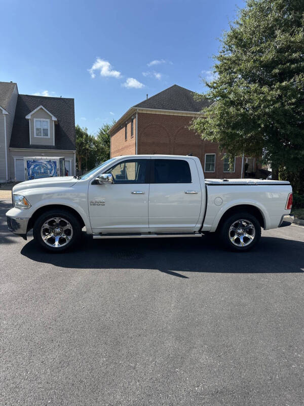 2017 RAM Ram 1500 Pickup Laramie's photo