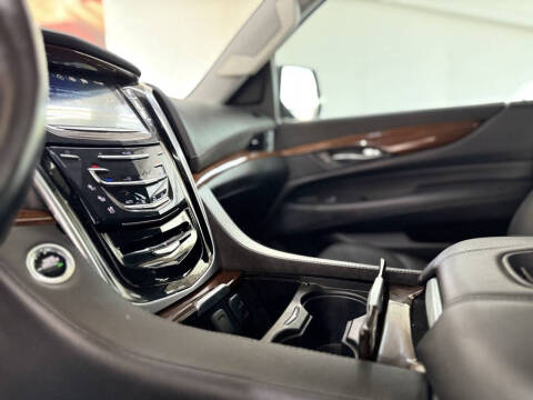 2019 Cadillac Escalade Luxury