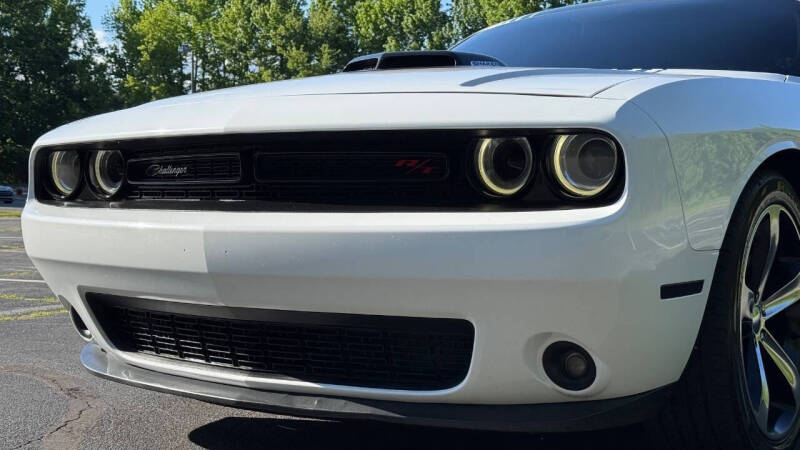 2016 Dodge Challenger R/T Shaker