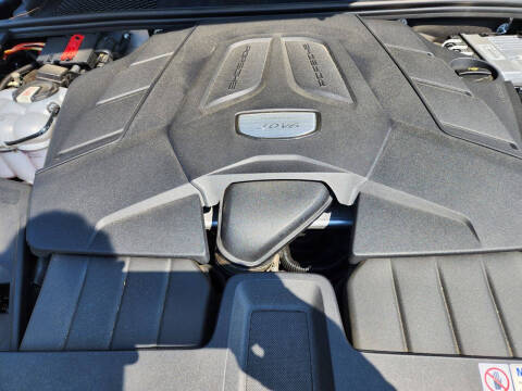 2023 Porsche Cayenne Coupe Platinum Edition