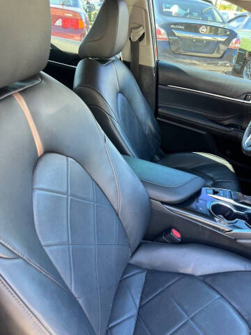 2018 Toyota Camry Hybrid XLE