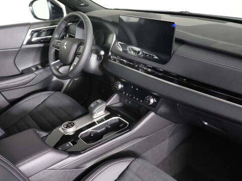 2026 Mitsubishi Outlander LE