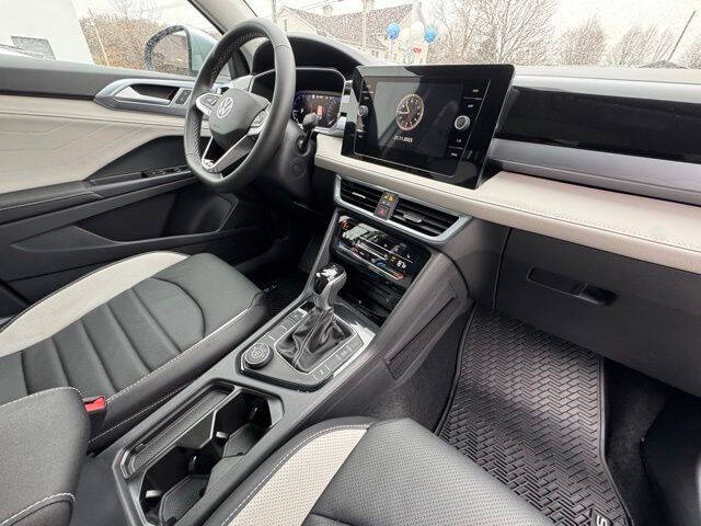 2026 Volkswagen Taos SEL 4Motion