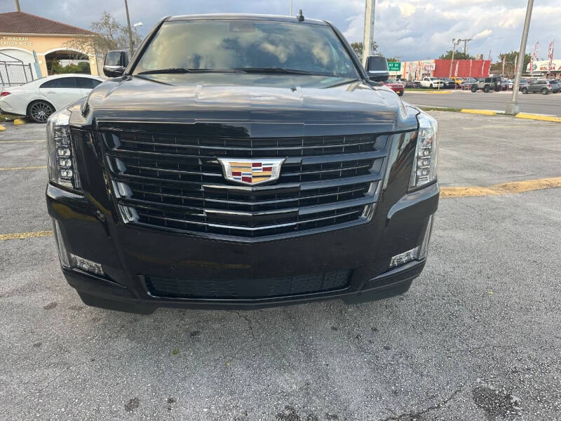 2020 Cadillac Escalade ESV for sale at Molina Auto Sales in Hialeah FL