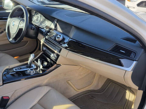 2011 BMW 5 Series 528i