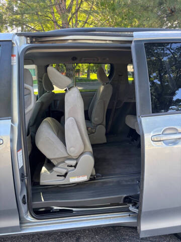 2015 Toyota Sienna LE 8-Passenger