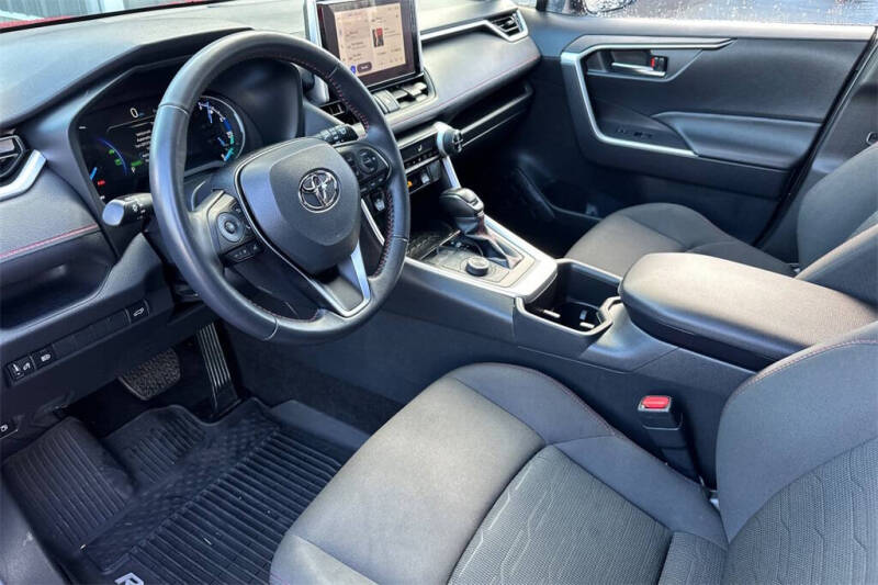 2024 Toyota RAV4 Prime SE
