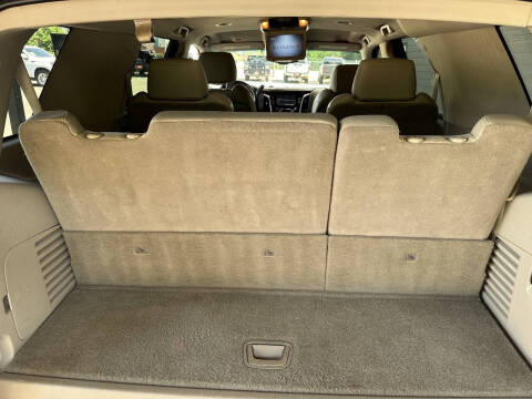 2017 Cadillac Escalade Standard