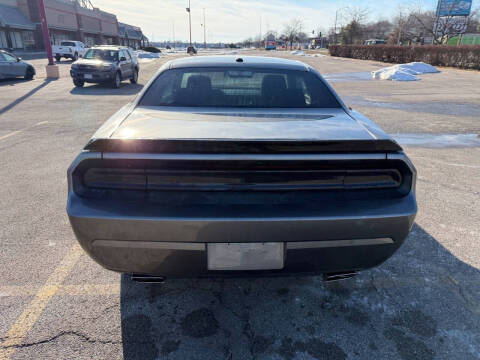2012 Dodge Challenger SXT Plus