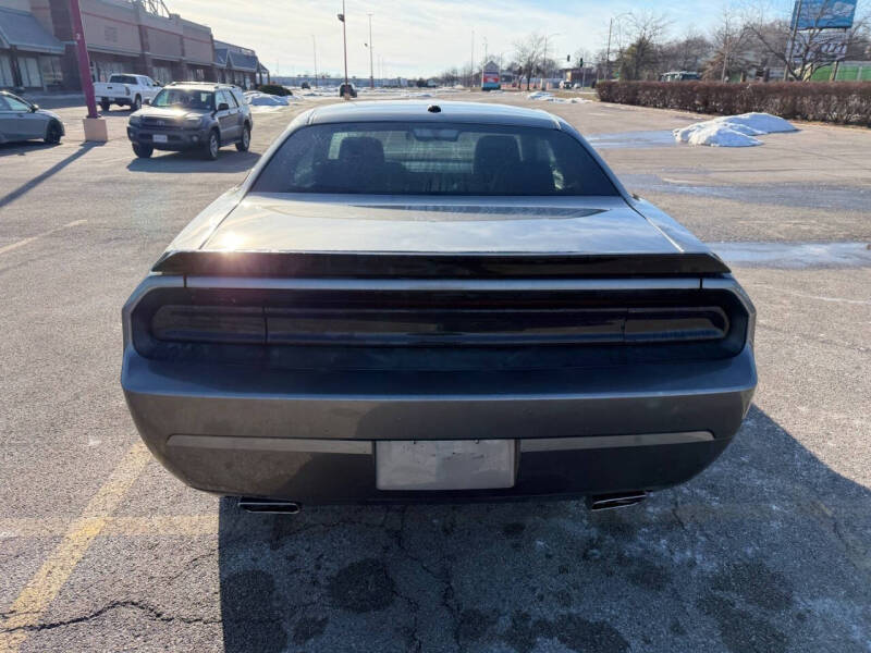 2012 Dodge Challenger SXT Plus