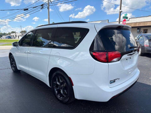 2020 Chrysler Pacifica Touring L