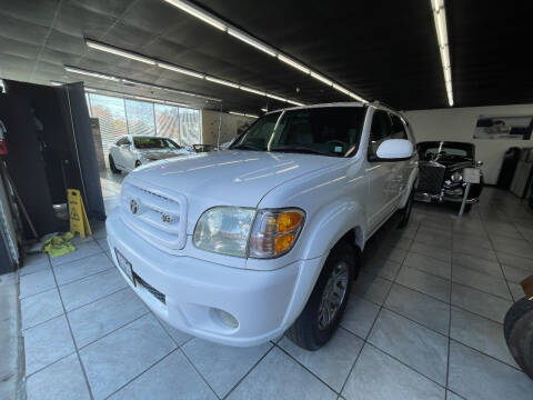 2004 Toyota Sequoia SR5